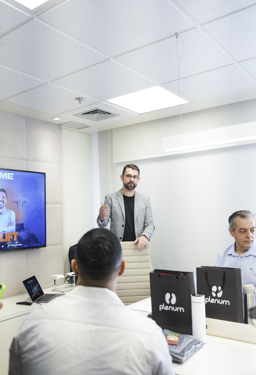 Dr. Fernando Antonini durante formação